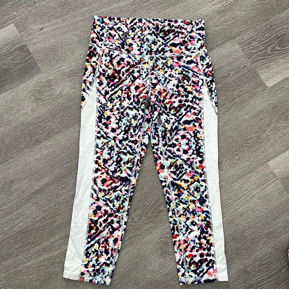 ATHLETA CHATURANGA WATERCOLOR HIGH RISE CAPRI LEGGINGS SIZE SMALL - Picture 2 of 6